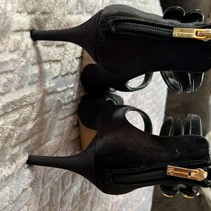 Jessica Simpson Black Suede 4.5 inch heel size 10